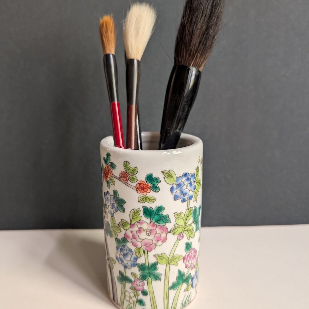 Chinese Hand-Painted Famille Rose Brush Pot Pen Holder With "Tongzhi" Mark 5"